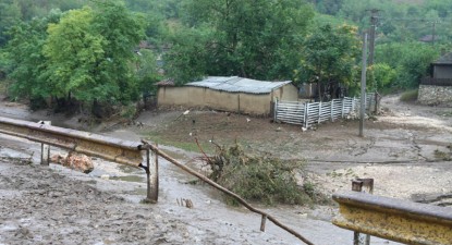 Primarii constănțeni se luptă cu furia apelor prin rugăciuni - 638e2491bcbec0475733f84c15a93eff.jpg