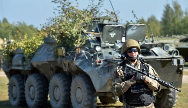 Militarii ruși au înconjurat trei baze ucrainene. Ucraina a început mobilizarea trupelor - 6425191afpmediafaxfotosergeisupi-1393763883.jpg