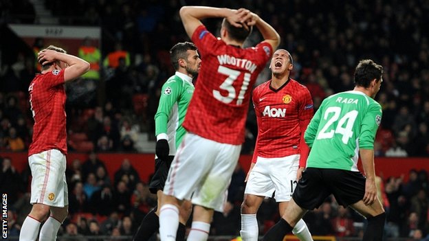 Victorie istorică pentru CFR Cluj: 1-0 pe terenul lui Manchester United - 645977870166739171-1354780537.jpg