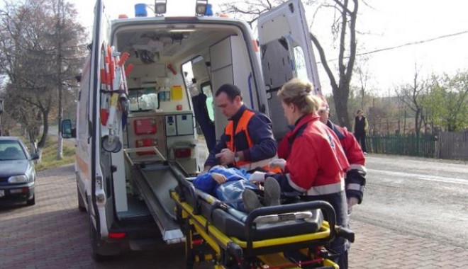 Unul dintre copiii accidentați sâmbătă după ce microbuzul s-a răsturnat pe DN1 a decedat - 646x404-1366038435.jpg