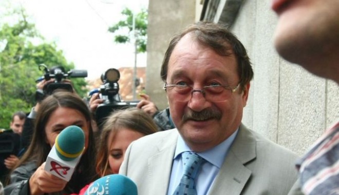 Mircea Băsescu, trimis în judecată pentru trafic de influență - 646x404-1405375333.jpg