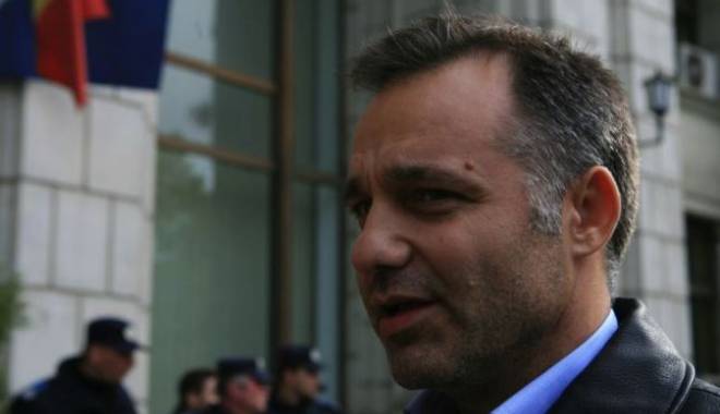 Continuă protestele angajaților din administrația publică - 646x404-1429849891.jpg
