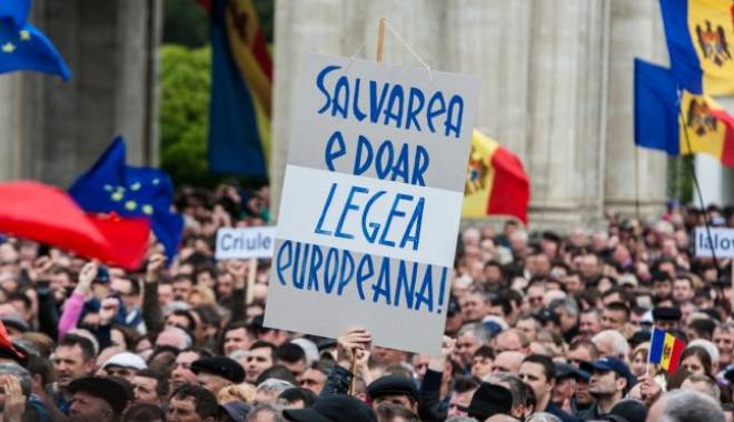 Maidanul din Chișinău continuă. Președintele Timofti se apără - 646x404-1441885691.jpg