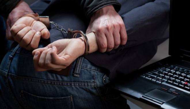 Acuzați de pornografie infantilă, în vizorul polițiștilor - 646x404-1443617854.jpg