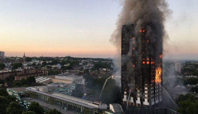 Marea Britanie / Cel puțin 34 de blocuri turn nu au trecut testele de siguranță la incendiu - 646x404-1498394476.jpg
