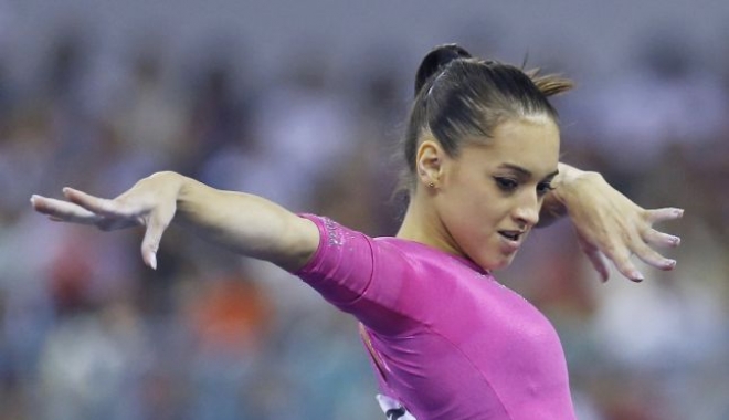 Medalie de aur la sol pentru gimnasta Larisa Iordache - 646x404-1503491101.jpg