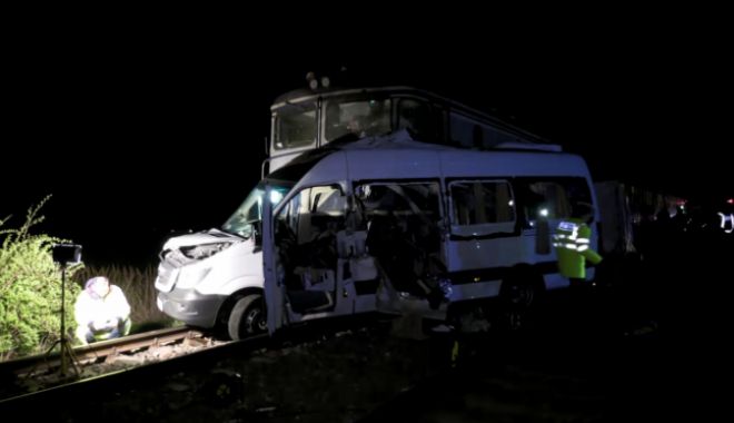 TRAGEDIE CU 4 MORȚI! Șoferul microbuzului lovit de tren, băut în momentul accidentului - 646x404-1555592435.jpg
