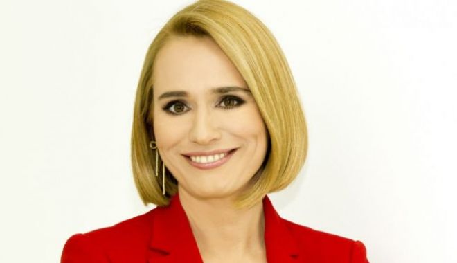 Andreea Esca îl va însoți pe Papa Francisc în avionul papal, la venirea în România - 646x404-1559034800.jpg