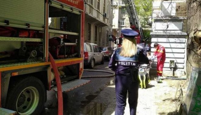 Casa arde, vecinii se ceartă. Incendiu cu scandal în Bucureşti - 646x404-1620038157.jpg