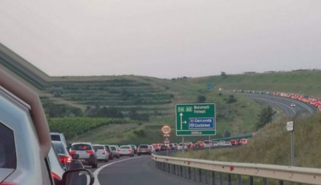 Şoferi, atenţie! Trafic îngreunat pe Autostrada Soarelui, din cauza unui accident - 646x4041-1650443990.jpg