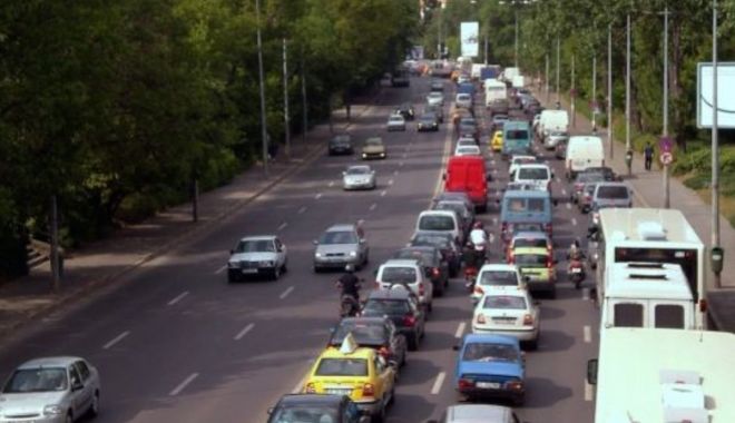 SĂRBĂTORI CU AGLOMERAȚIE. Recomandări importante pentru siguranța participanților la trafic - 646x40411200x900-1650610811.jpg