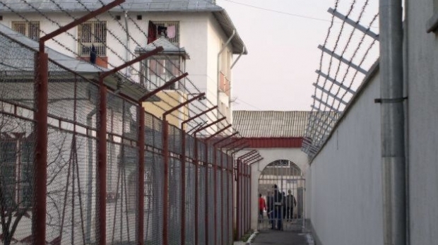 Ca-n telenovele! Fiica unui polițist s-a căsătorit cu un proxenet, chiar în penitenciar - 646x40427626900-1492420832.jpg