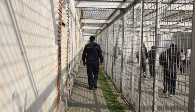 Un nou caz de suicid, în Penitenciar. Un angajat s-a omorât cu arma din dotare - 646x4044-1470899366.jpg