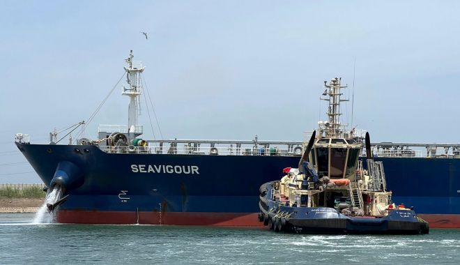 Traficul prin Canalul Suez, dat peste cap. Un petrolier sub pavilion maltez s-a defectat