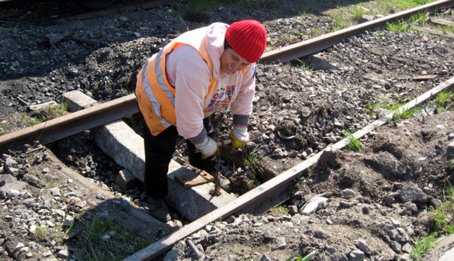 64% dintre lucrătorii români se plâng de condițiile de muncă proaste - 64lasutaromani-1398449417.jpg