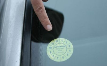 Rovinietele, achiziționate și din oficiile poștale - 650566-1321363016.jpg