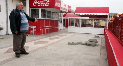 Apele Române vor să-i demoleze terasa lui 