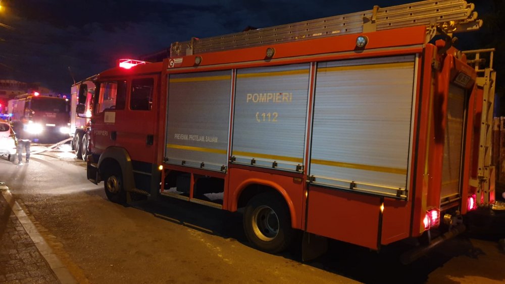 Explozie puternică într-un apartament. 17 persoane evacuate și trei la spital - 6578942fc66b4027bd5344581f20d271-1773389939.webp