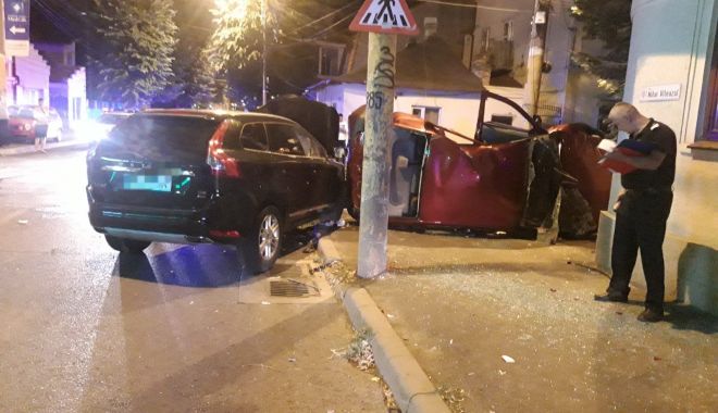 Accident la Constanța! O mașină s-a răsturant, după ce șoferul nu a oprit la STOP - 66774405651974438548226739295782-1562913880.jpg
