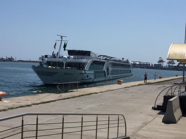 Două nave fluviale de pasageri au sosit în Portul Constanța. Turiștii străini au făcut turul orașului