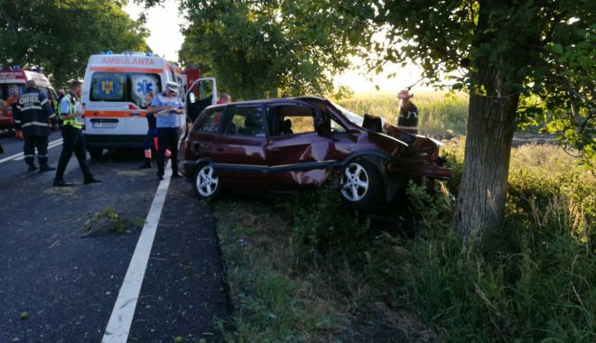 TRAGEDIE RUTIERĂ LA CONSTANȚA! Un bărbat a murit, după ce mașina în care se afla s-a izbit de un copac - 67317909240017484025473617564677-1564301144.jpg