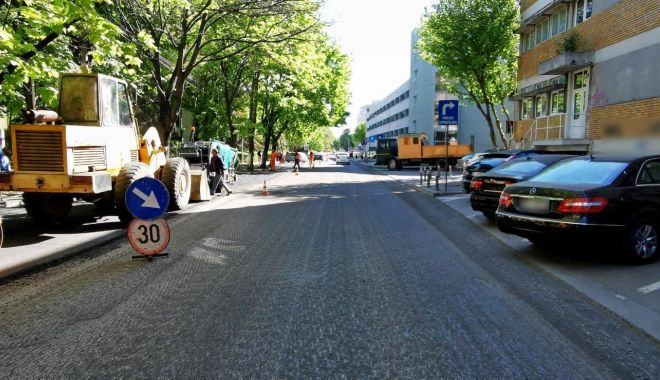 Trafic restricţionat pe strada Nicolae Iorga. Se lucrează la refacerea carosabilului - 6745ed77d96c4fefaf1e7a0b985f754b-1620719490.jpg