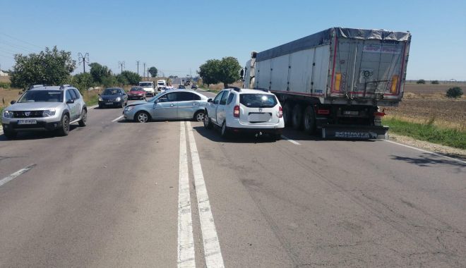 Accident rutier la Valu lui Traian, după ce un șofer a întors neregulamentar - 68542910456191918268089202330478-1565607427.jpg