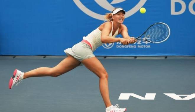 Surpriză uriașă la Wuhan. Halep a scăpat de rivala Șarapova - 686027afpsharapovacrashesoutkvit-1443450199.jpg