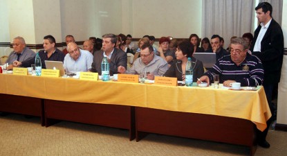 Mașina de vot a lui Mazăre s-a blocat din cauza consilierilor chiulangii - 68a89238659c5edd2c633ceec230a725.jpg