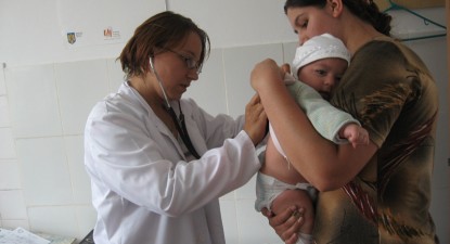Asistența medicală de la țară se face fără bani și aparatură, dar cu mult suflet - 68e9c677b225be41fadeda03b8be4bd4.jpg