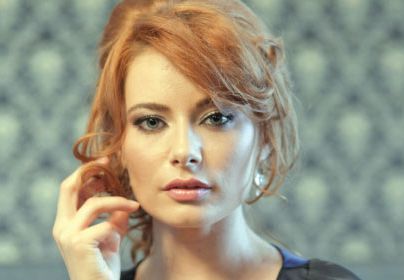 Vrei să ai tenul ca al Laurei Cosoi? - 691210lauracosoi42421-1356042154.jpg
