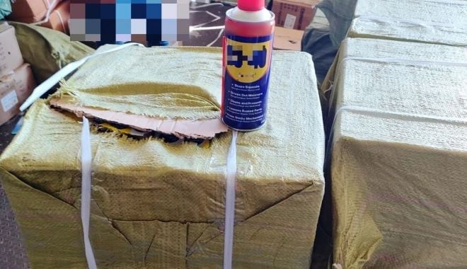 CAPTURĂ ÎN PORTUL CONSTANȚA: container cu spray-uri contrafăcute, oprit de Poliția Transporturi Maritime - 694272b18e8a4e4d8f996fb7e733c70f-1628774861.jpg