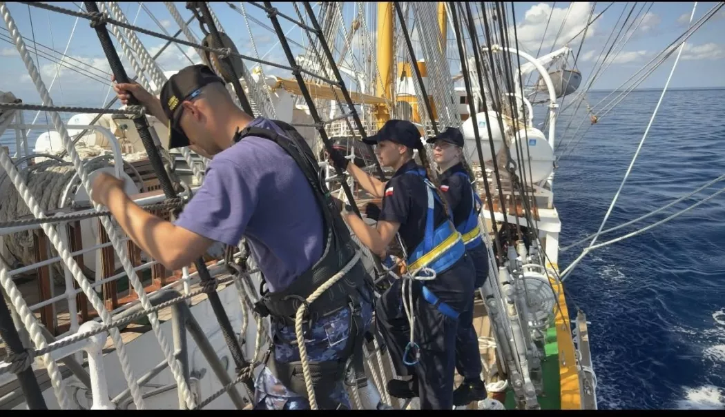 Nava Școală „Mircea” a început traversarea Atlanticului, cea mai dificilă etapă a misiunii - 69836002413116584511464565545922-1778592303.webp