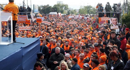 Candidatul Traian Băsescu și-a început turneul electoral acasă, la Constanța - 69c17c8f8f5138937febda888993ff99.jpg