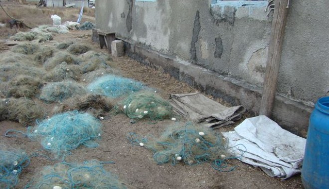 Plase ilegale de pescuit, confiscate de polițiștii de frontieră - 6maibraconajpiscicol-1399370724.jpg