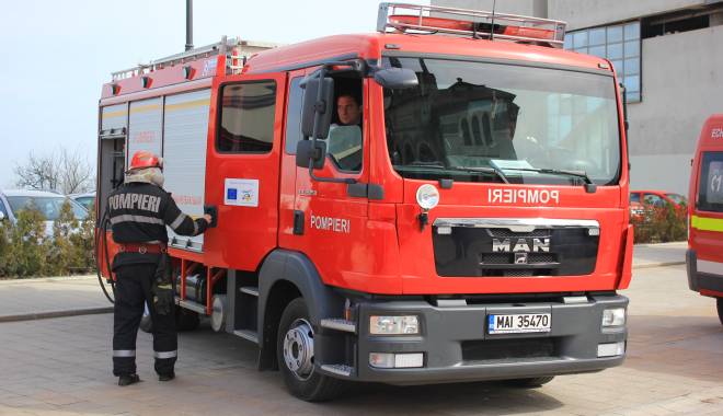 UPDATE. INCENDIU în portul Midia / Navă militară, în flăcări! - 6maipompieri-1430900508.jpg