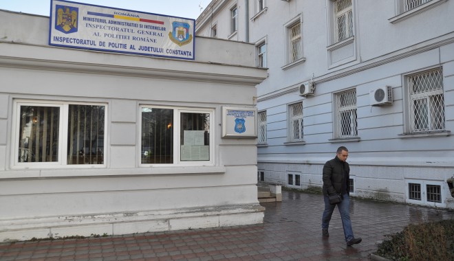 Vreți să deveniți polițiști? Iată unde se depun dosarele pentru înscriere la examene - 6maiviitoriipolitistiipjconstant-1399377785.jpg