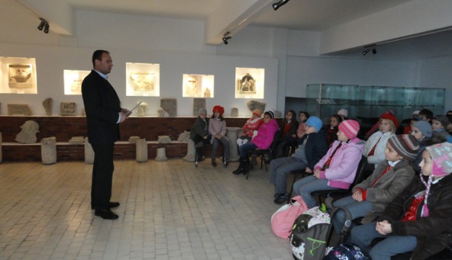 Lecție deschisă despre mitologia greacă - 7-1320951667.jpg