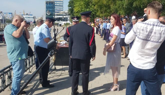 VIDEO. EMOȚIONANT! CERERE ÎN CĂSĂTORIE, pe faleza Constanței, de Ziua Pompierilor - 70415049233481012656799032275649-1568362492.jpg