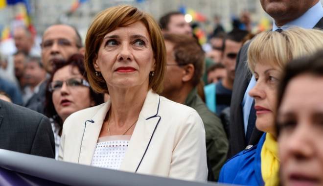 Carmen Iohannis: Mi-ar plăcea să mă implic în educație și susținerea tinerelor talente - 7044379mediafaxfotooctavganea-1425023179.jpg
