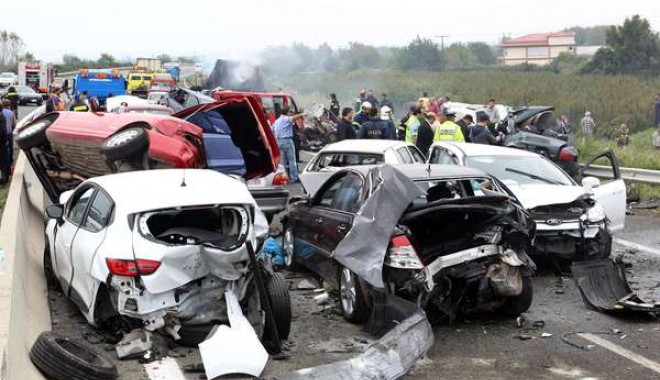 Șoferul român care a provocat accidentul din Grecia, acuzat de omor din culpă - 7062874afpmediafaxfotosakismitro-1412584501.jpg