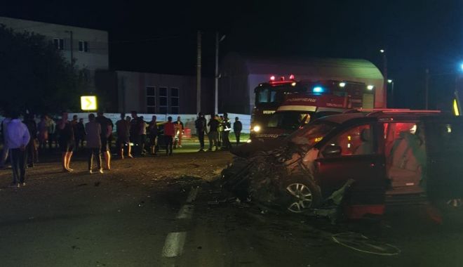 FOTO - VIDEO / Accident rutier la Constanța, după ce o mașină a pătruns pe contrasens - 70937967667452567084467721748543-1568356255.jpg