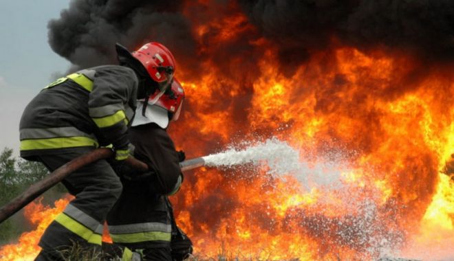 Pompierii ISU Dobrogea, în alertă! Arde o casă - 724839nkdkkaimaszb86ltzsx7yauraq-1530442414.jpg