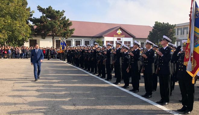 FOTO. Ceremonie emoționantă la Academia Navală Mircea cel Bătrân - 73066645454973575368861480480256-1571902077.jpg