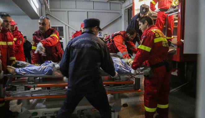 Pompierii care au intervenit în incendiul din Colectiv vor primi consiliere psihologică - 7351062mediafaxfotoandreeatanase-1446539938.jpg