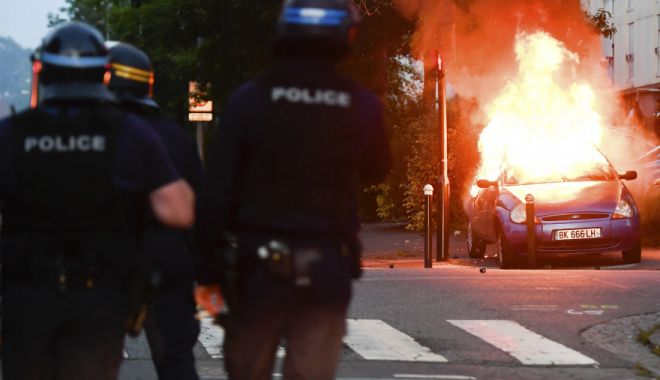Franța ar putea institui stare de urgență după violențele de sâmbătă din Paris - 7393641530851715videofrantanoivi-1543752472.jpg