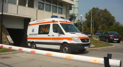 Un deținut a fost luat cu ambulanța din arestul Palatului de Justiție - 739befafbab95d66b36ab14e9f04f86e.jpg