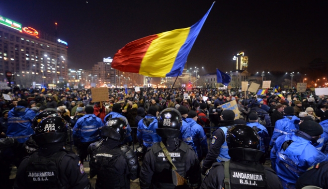 REÎNCEP PROTESTELE! Oamenii ies în stradă, diseară, împotriva Guvernului Tudose - 7414797mediafaxfotoalexandrudobr-1498994900.jpg