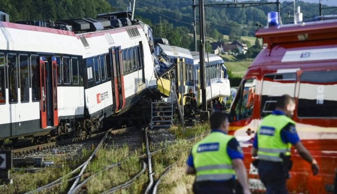 Un tren de pasageri s-a ciocnit de un marfar: NOUĂ MORȚI - 74178-1400584385.jpg