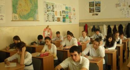 184 de absenți la evaluarea națională la română - 7566e16caca64683927ae8657adbf956.jpg